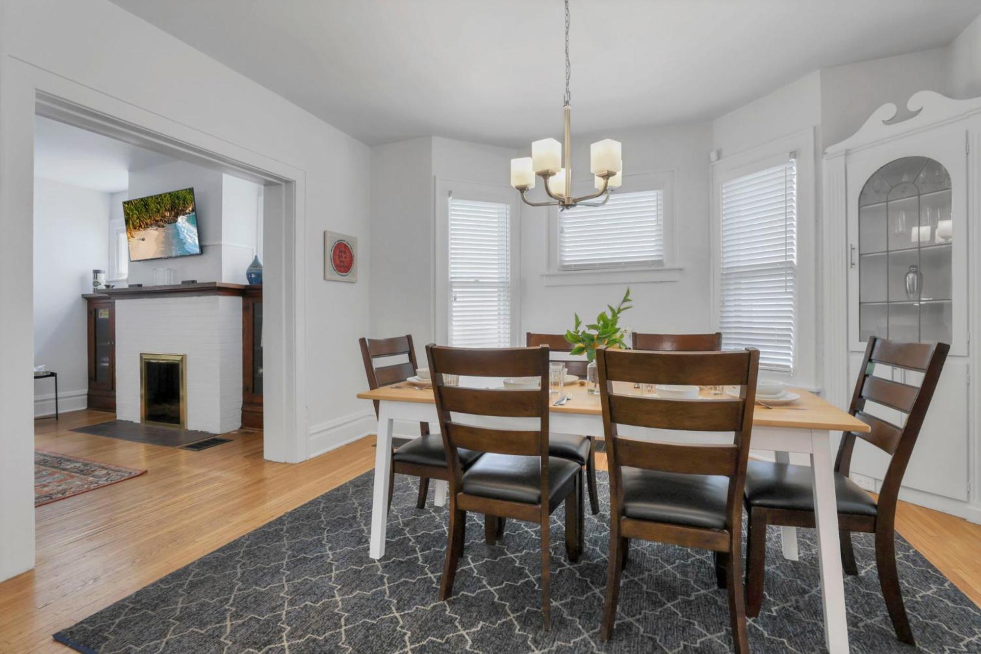 Housepitality - The Maynard Manor Holiday home