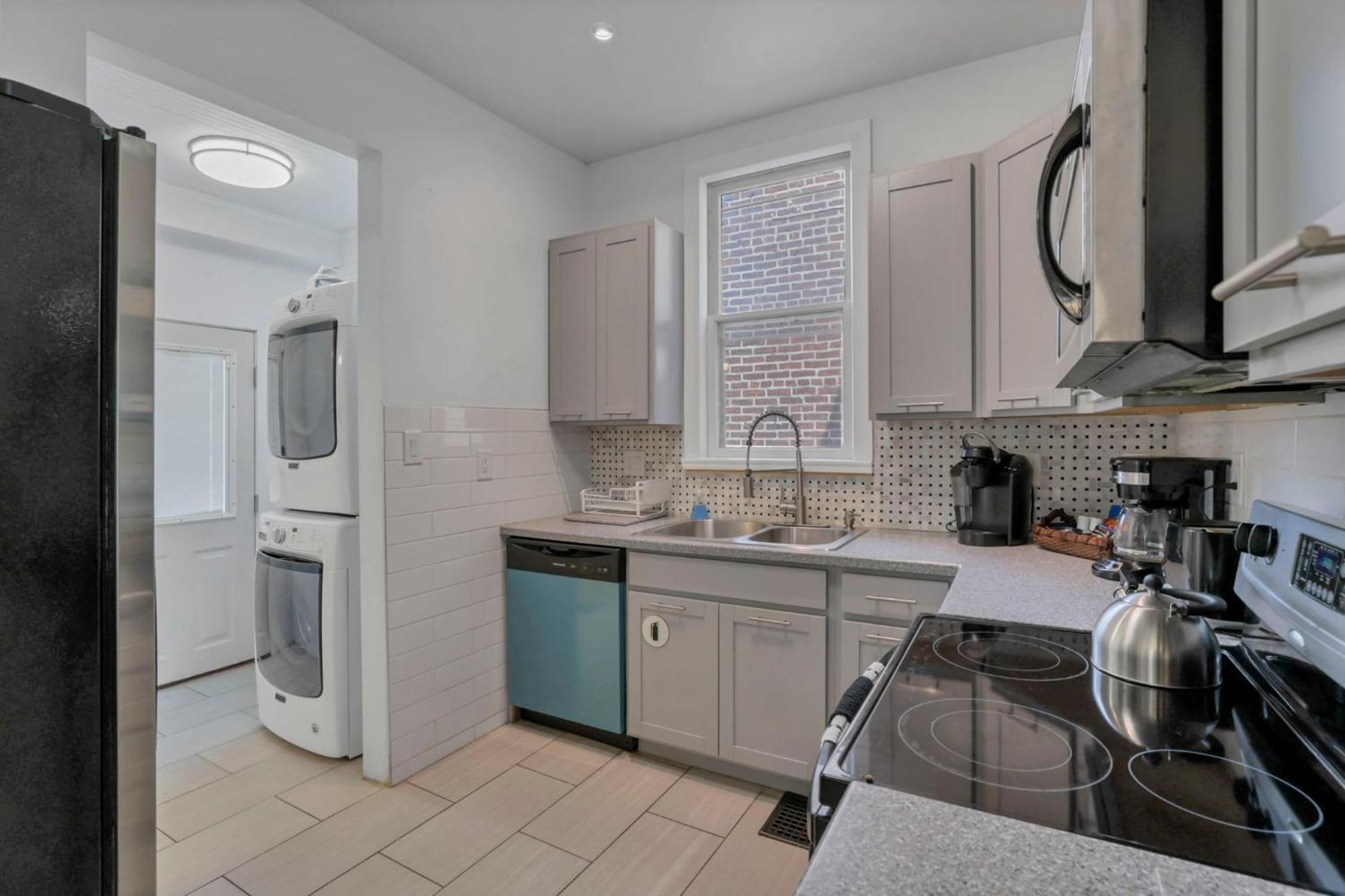Housepitality - The Maynard Manor Holiday home *